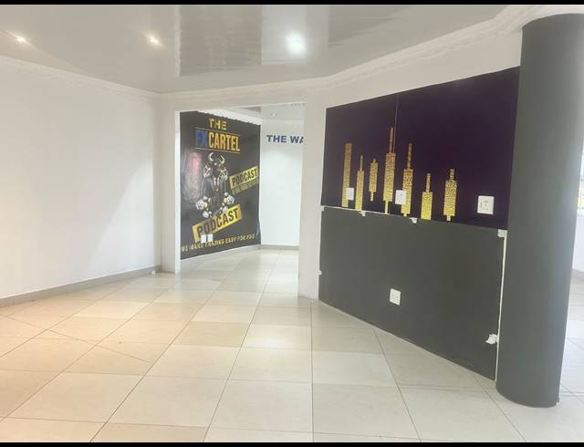 3,501M² BUSINESS TO LET IN MONDEOR